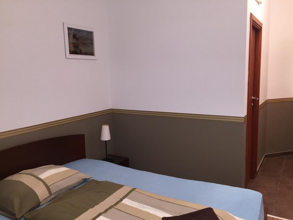 Elvis Guesthouse Budapest Exterior foto